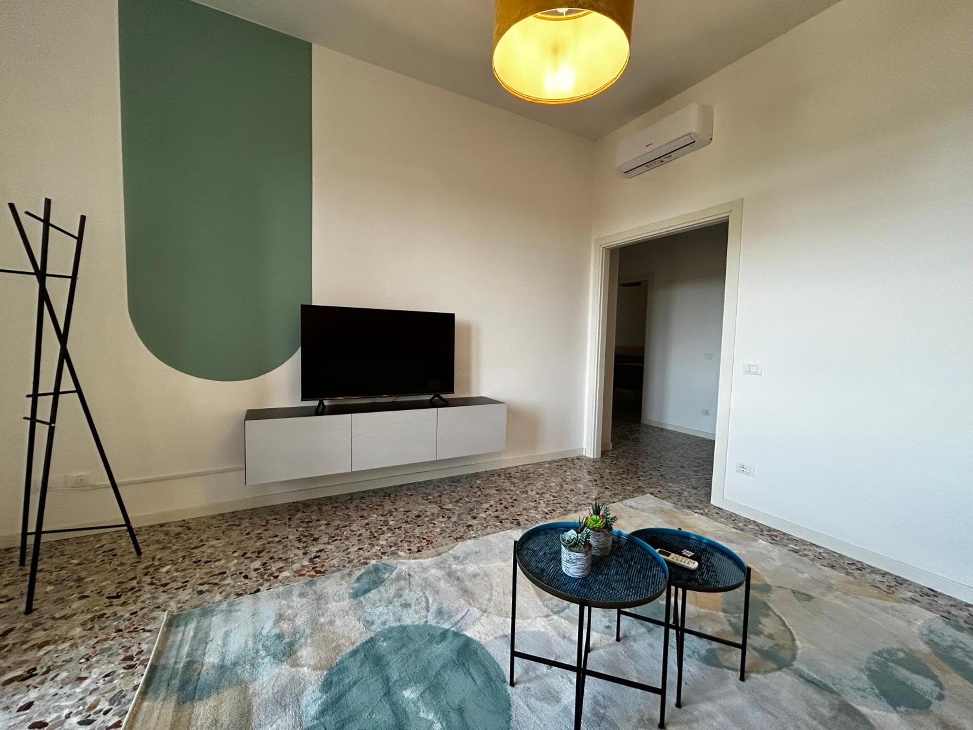 ヴェローナBig House-Private Parking-12" Walk From The Arenaアパートメント エクステリア 写真